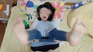 80后怀旧电视剧后入“操我”情趣内裤的骚屄老婆