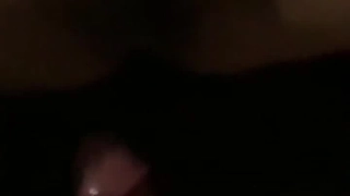 两个性感的宝贝,萨曼塔和萨默尔,在摄像机前沉迷于一些热辣的女同性恋动作