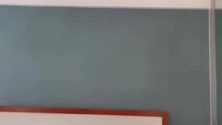 眼镜清纯美少女桃子！极品大白美臀！翘起屁股抖动，手指扣穴拍打水声哗哗，娇喘呻吟超诱人